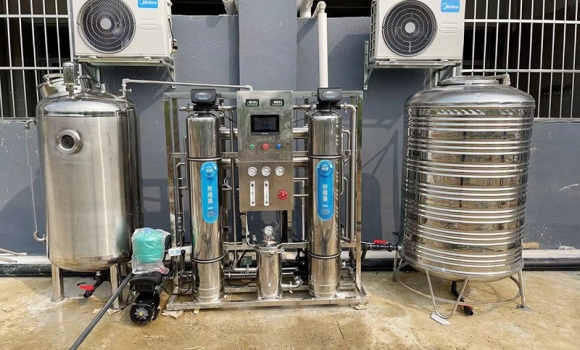 百色平果某學(xué)校0.5噸反滲透直飲水設備