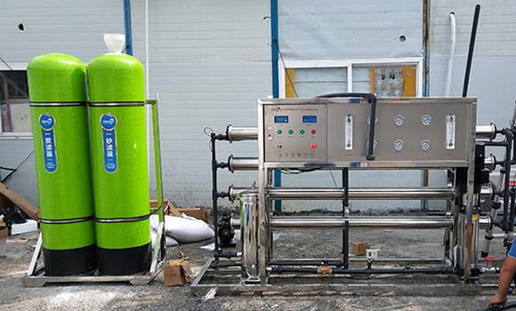 來(lái)賓市武宣縣礦業(yè)項目部2噸直飲水設備